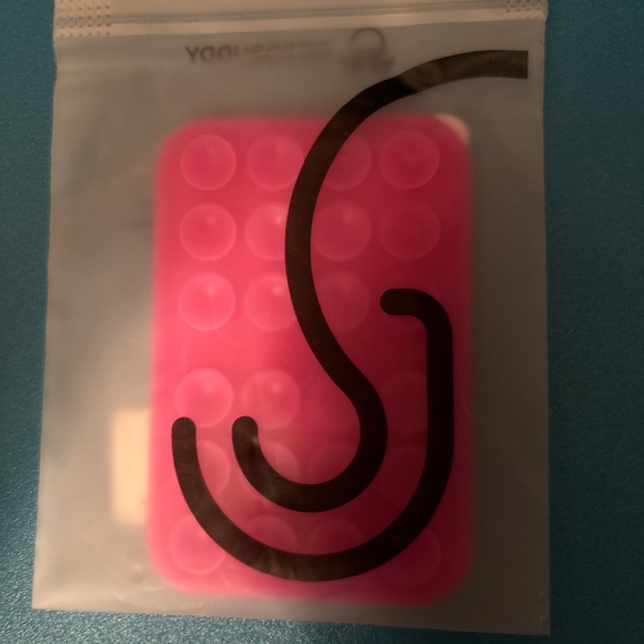 Classic - Silicone Suction Phone Case Adhesive Mount - Hands-Free, Strong Grip H - Picture 7 of 10